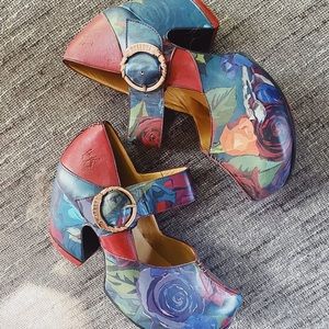 JOHN FLUEVOG PLATFORM FLORAL MARY JANES